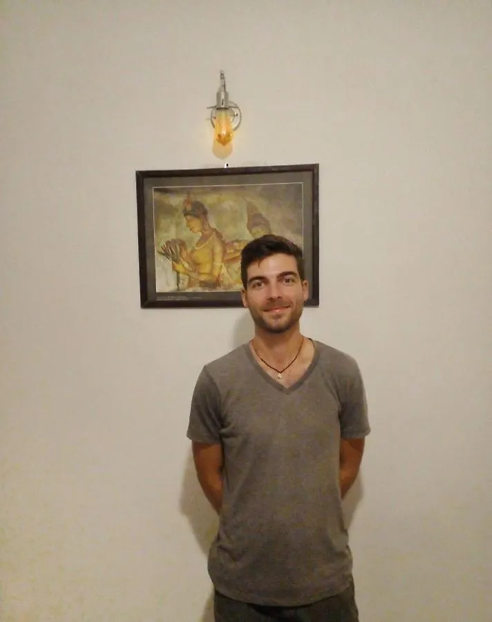 The Tourist Balcony Apartment Negombo
